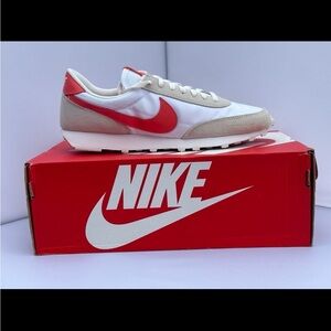 Nike Daybreak Women’s Summit White Sneakers Size 10